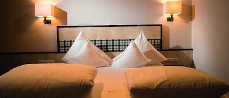 Comfort Double Room | 1 bedroom, in-room safe, blackout drapes, soundproofing