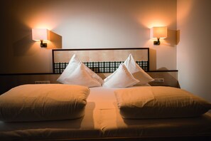 Comfort dubbelrum | Värdeförvaringsskåp på rummet, mörkläggningsgardiner och ljudisolering