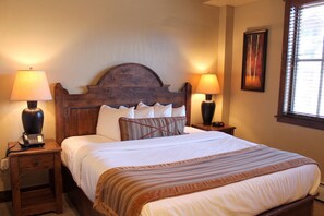 2 bedrooms, in-room safe, iron/ironing board, free WiFi