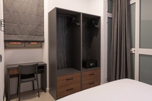 Studio Suite Junior | Seprai antialergi, brankas, dan didekorasi berbeda-beda