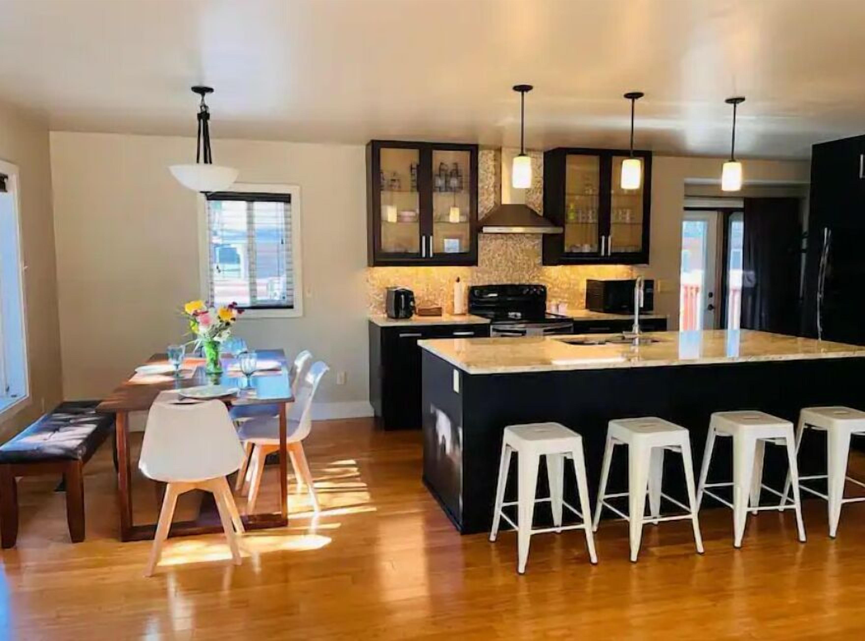 Fantastic Home Minutes From Downtown