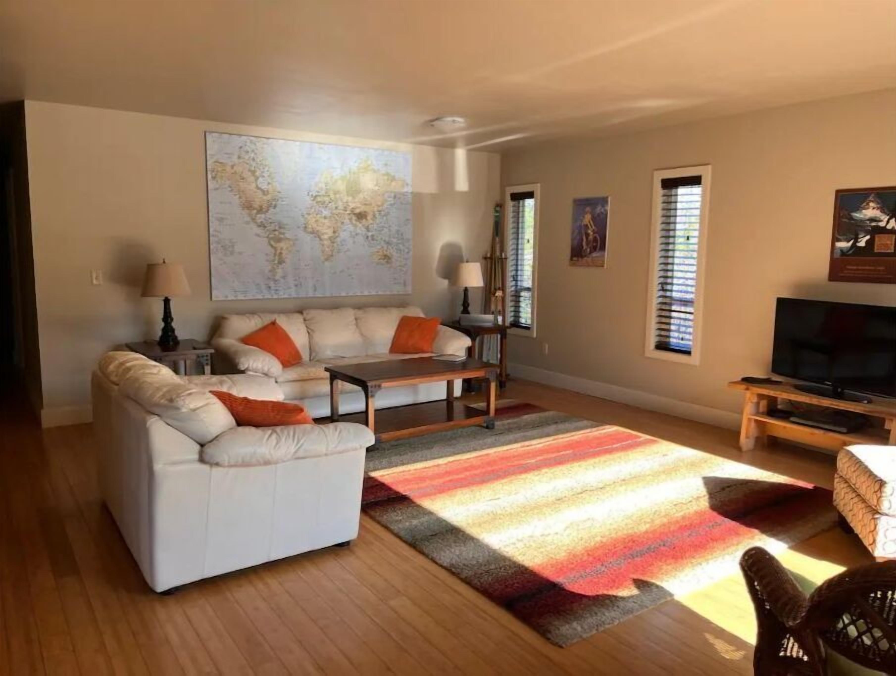 Fantastic Home Minutes From Downtown