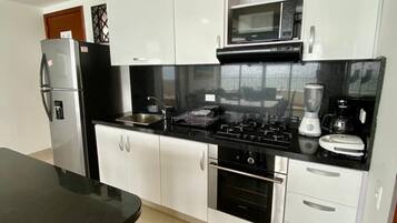 Standard Apartment | Private kitchen | Fridge, microwave, dishwasher, blender