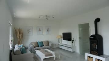 Smart-TV, Kamin, Stereoanlage