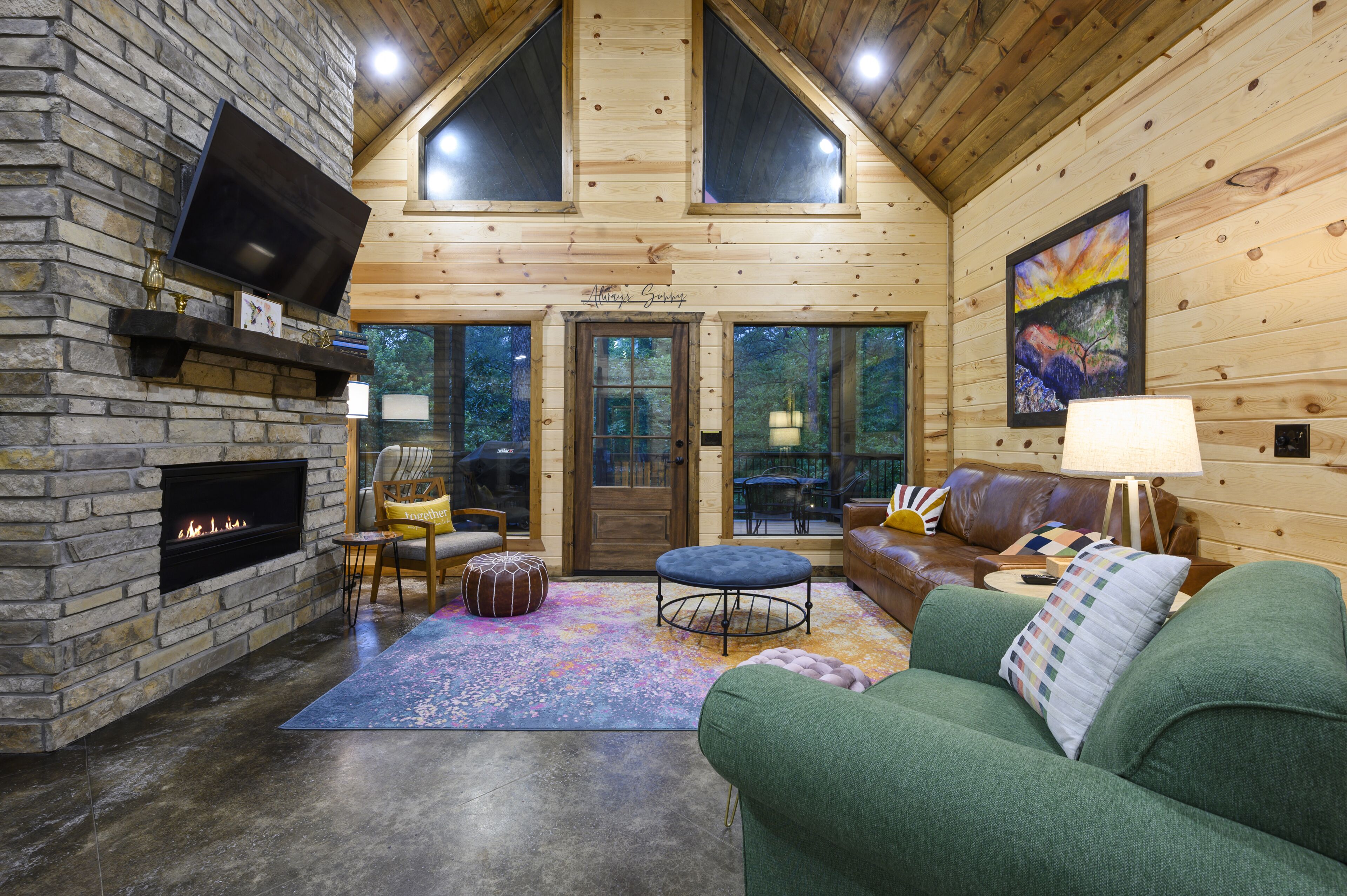 Always Sunny: Sleep 6, Ht Tub, Fireplc, Wi-Fi, Pets, Swing, Hammock, Tetherball