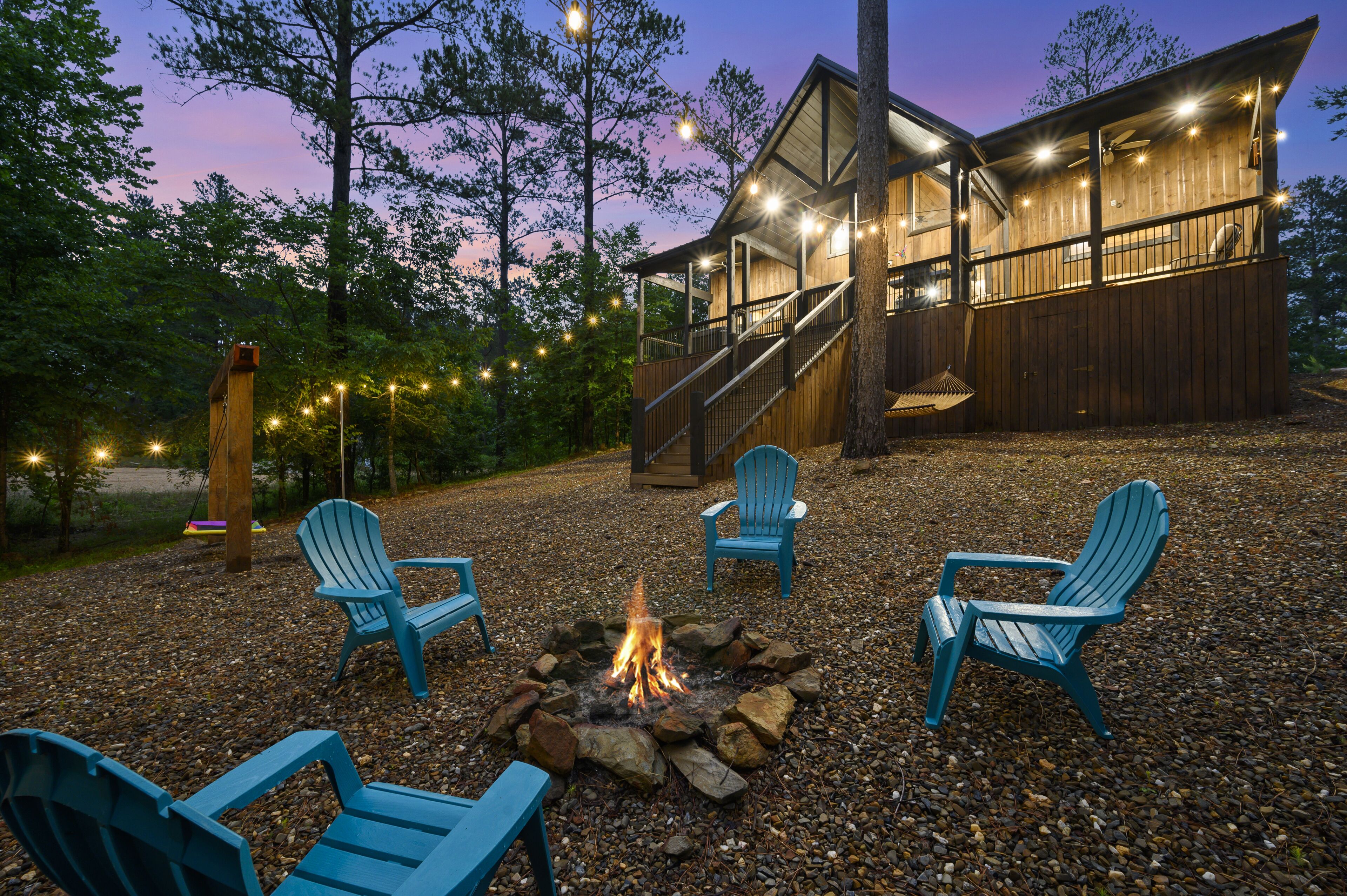 Always Sunny: Sleep 6, Ht Tub, Fireplc, Wi-Fi, Pets, Swing, Hammock, Tetherball