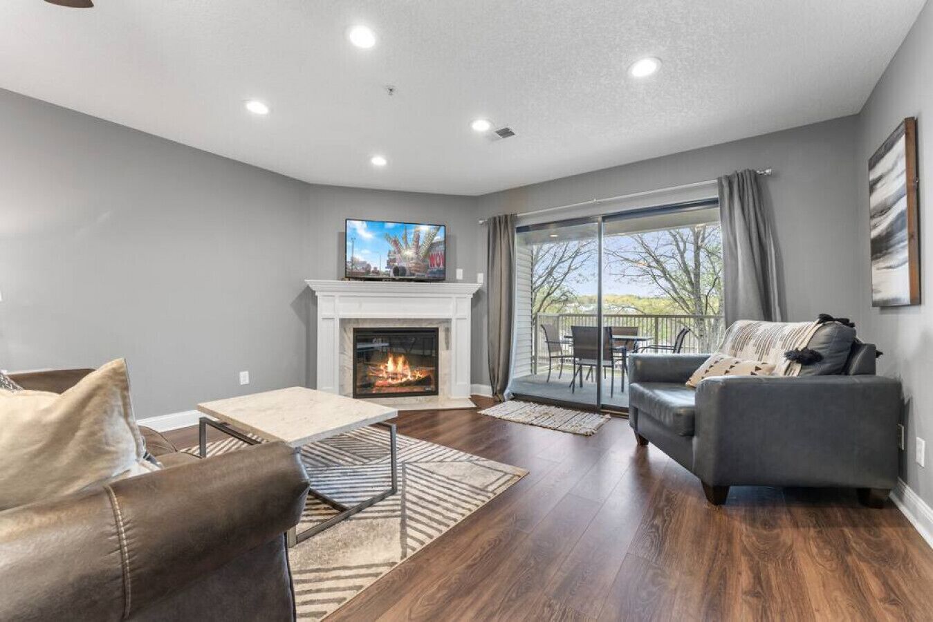 Smart TV, fireplace, DVD player