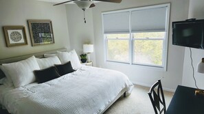 5 bedrooms, desk, iron/ironing board, travel cot