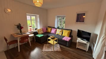 Apartment, Ensuite | Lounge