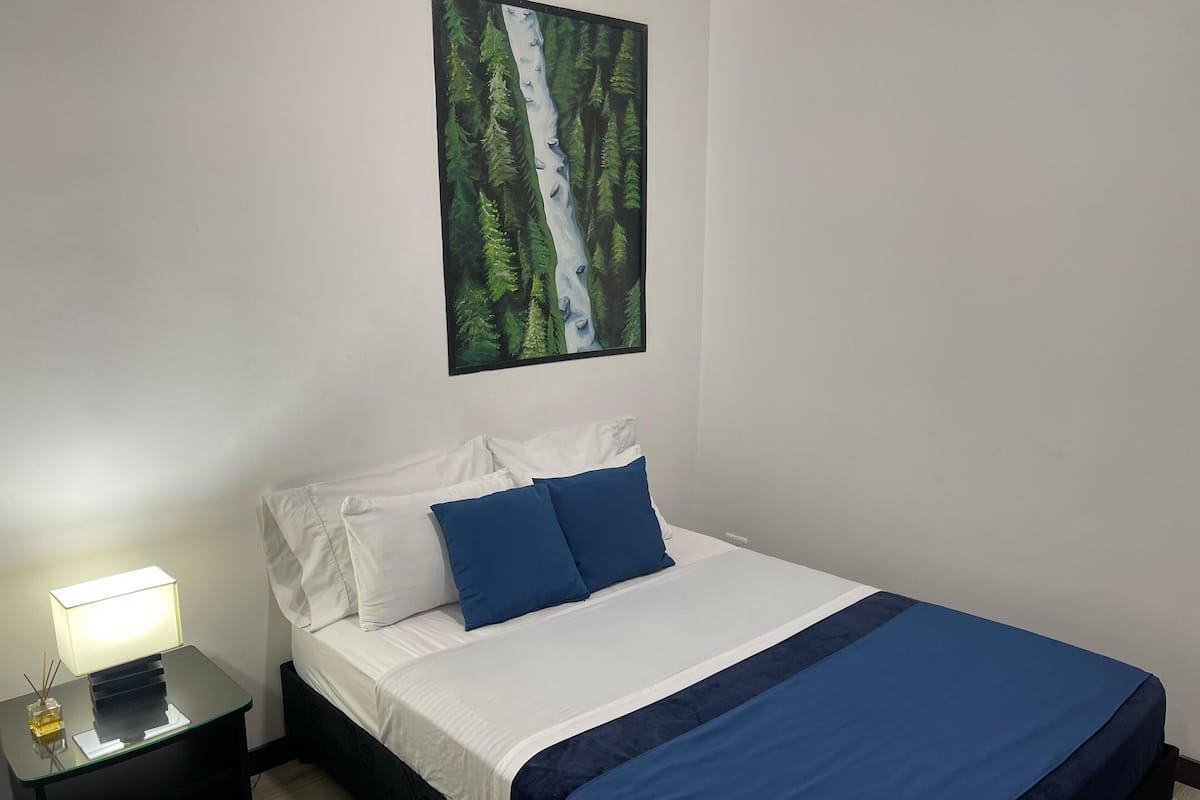 Comfort Room, 1 Double Bed | 1 bedroom, free WiFi, bed sheets