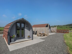 Cottage | Outdoor dining - Parys Pod (Rhosgoch)