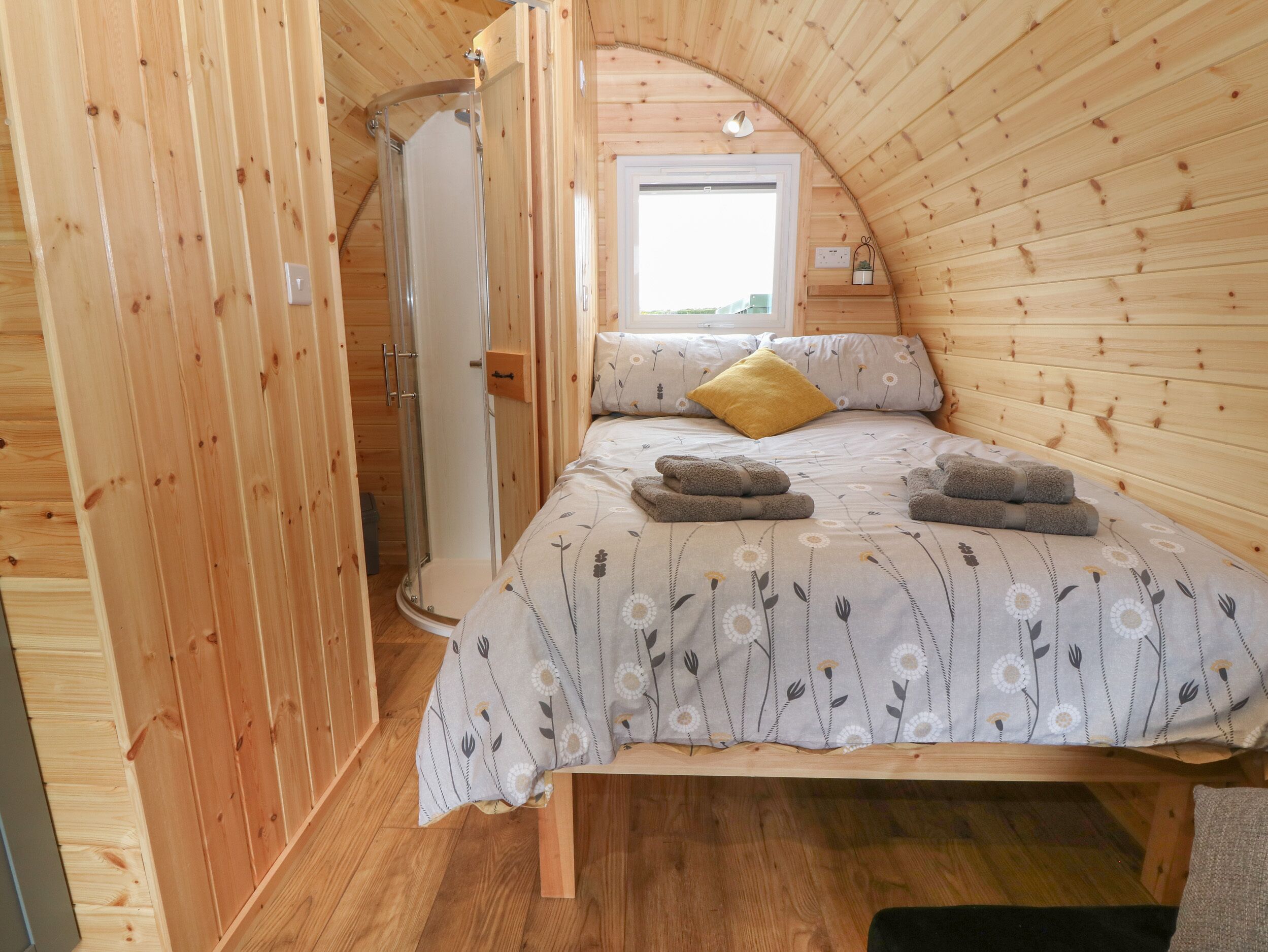 1 slaapkamer, individueel gedecoreerd, individueel gemeubileerd