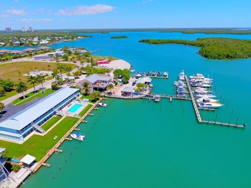 Driftwood Landing 17- Isles of Capri Vacation Resort.