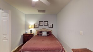 1 bedroom, internet, bed sheets
