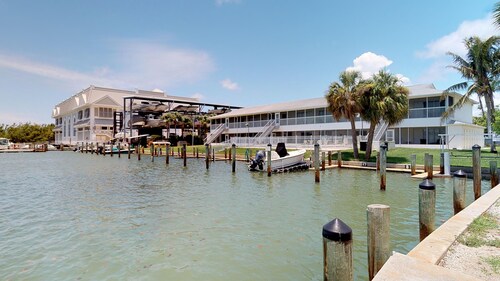 Driftwood Landing 17- Isles of Capri Vacation Resort.