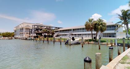 Driftwood Landing 17- Isles of Capri Vacation Resort.