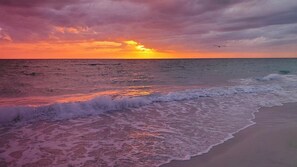 Unclassified image, 4 of 43, button