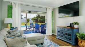 Smart TV - BOOK NOW & SAVE!! CLOSE TO IMG!  Base Rent has been REDUCED by 20 percent!  LOVELY THREE BEDROOM TWO BATH HEATED POOL HOME CLOSE TO ANNA MARIA ISLAND! (Bradenton)