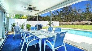 A heated pool - BOOK NOW & SAVE!! CLOSE TO IMG!  Base Rent has been REDUCED by 20 percent!  LOVELY THREE BEDROOM TWO BATH HEATED POOL HOME CLOSE TO ANNA MARIA ISLAND! (Bradenton)