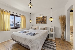 1 chambre, fer et planche à repasser, Wi-Fi gratuit, draps fournis