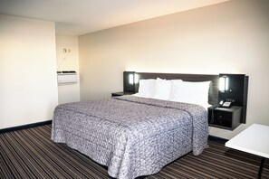 Luxe suite | Een bureau, een strijkplank/strijkijzer, gratis wifi, beddengoed