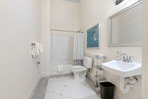Towels - Contemporary City Living in the NOLA (New Orleans)