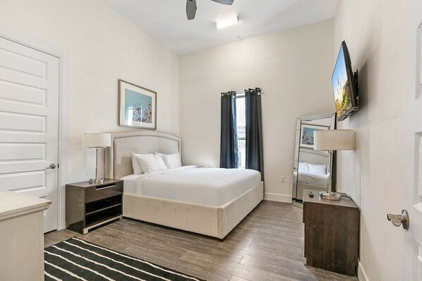 3 bedrooms, iron/ironing board, bed sheets