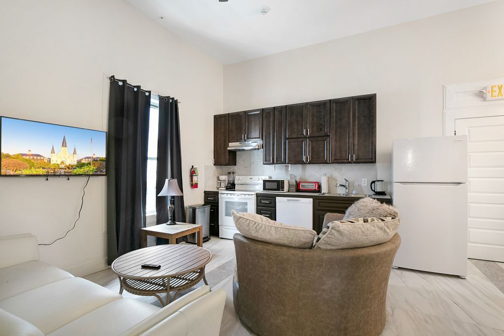 Chic and Roomy Urban Getaway in New Orleans