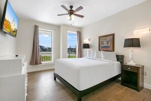 4 habitaciones, tabla de planchar con plancha y ropa de cama