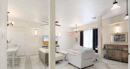 Enchanting 4BR Condo Close to St. Charles Avenue