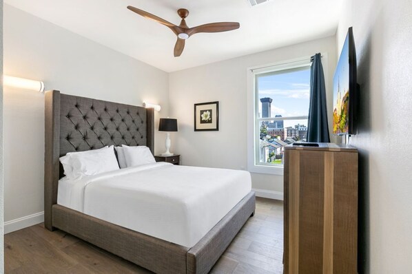 4 bedrooms, iron/ironing board, bed sheets