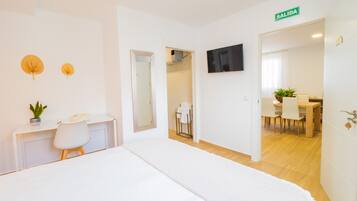 1 slaapkamer, een bureau, een strijkplank/strijkijzer, gratis wifi