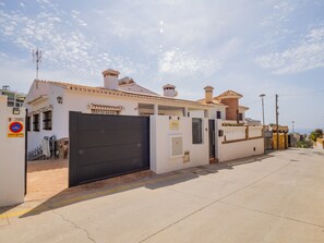 Exterior - Cubo's Hostal William's Sunny 1 Adapted with Breakfast / disabled access  with Breakfast / free wifi (Torre de Benagalbon)