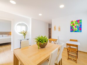 Dining - Cubo's Hostal William's Sunny 1 Adapted with Breakfast / disabled access  with Breakfast / free wifi (Torre de Benagalbon)