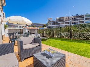 Outdoor dining - Cubo's Hostal William's Sunny 4 with Breakfast / free wifi / air conditioningostal William Sunny 4 (Torre de Benagalbon)