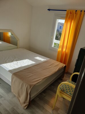 2 bedrooms, iron/ironing board - Maison de Vacances (Vic-la-Gardiole)