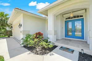 Exterior detail - Lovely 3 bedroom 2 bath inland home with heated pool. (Marco Island)