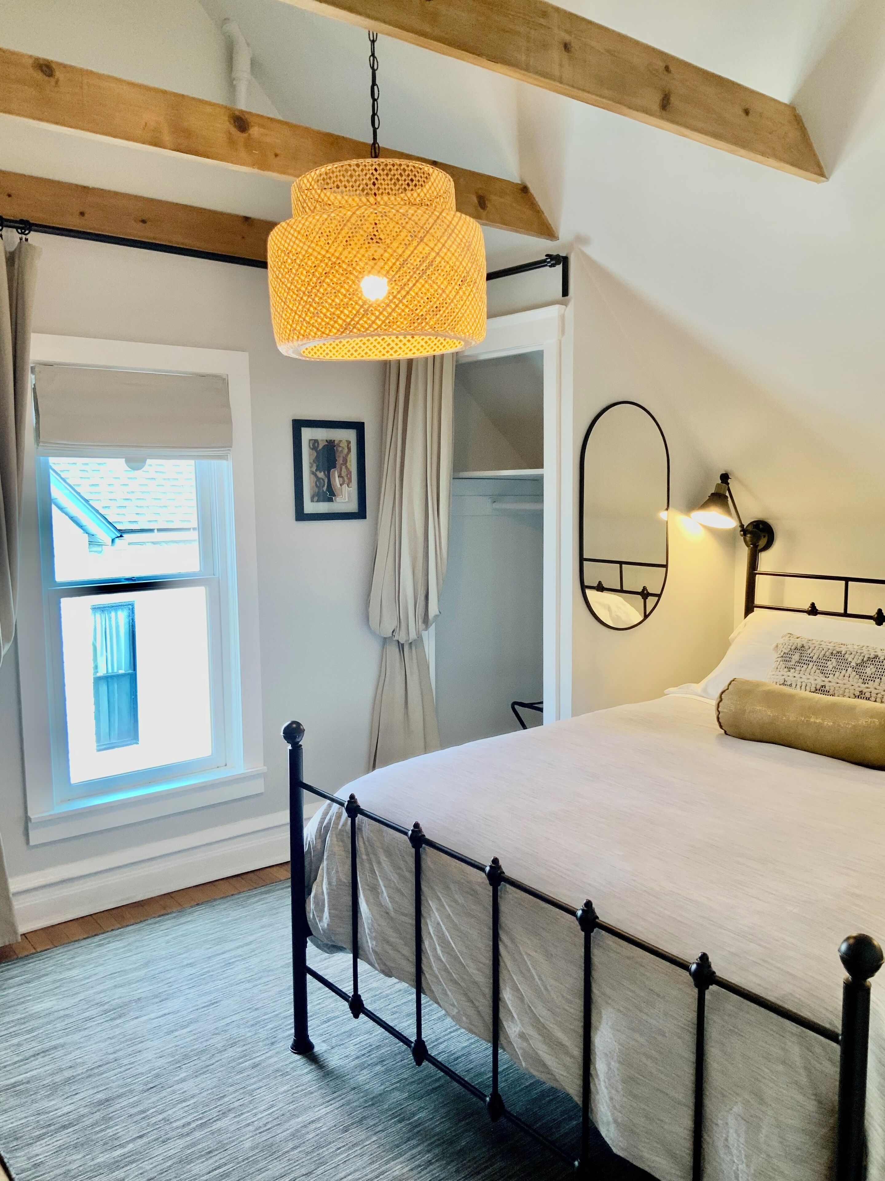 Chic Retreat in Historic House PARK FREE