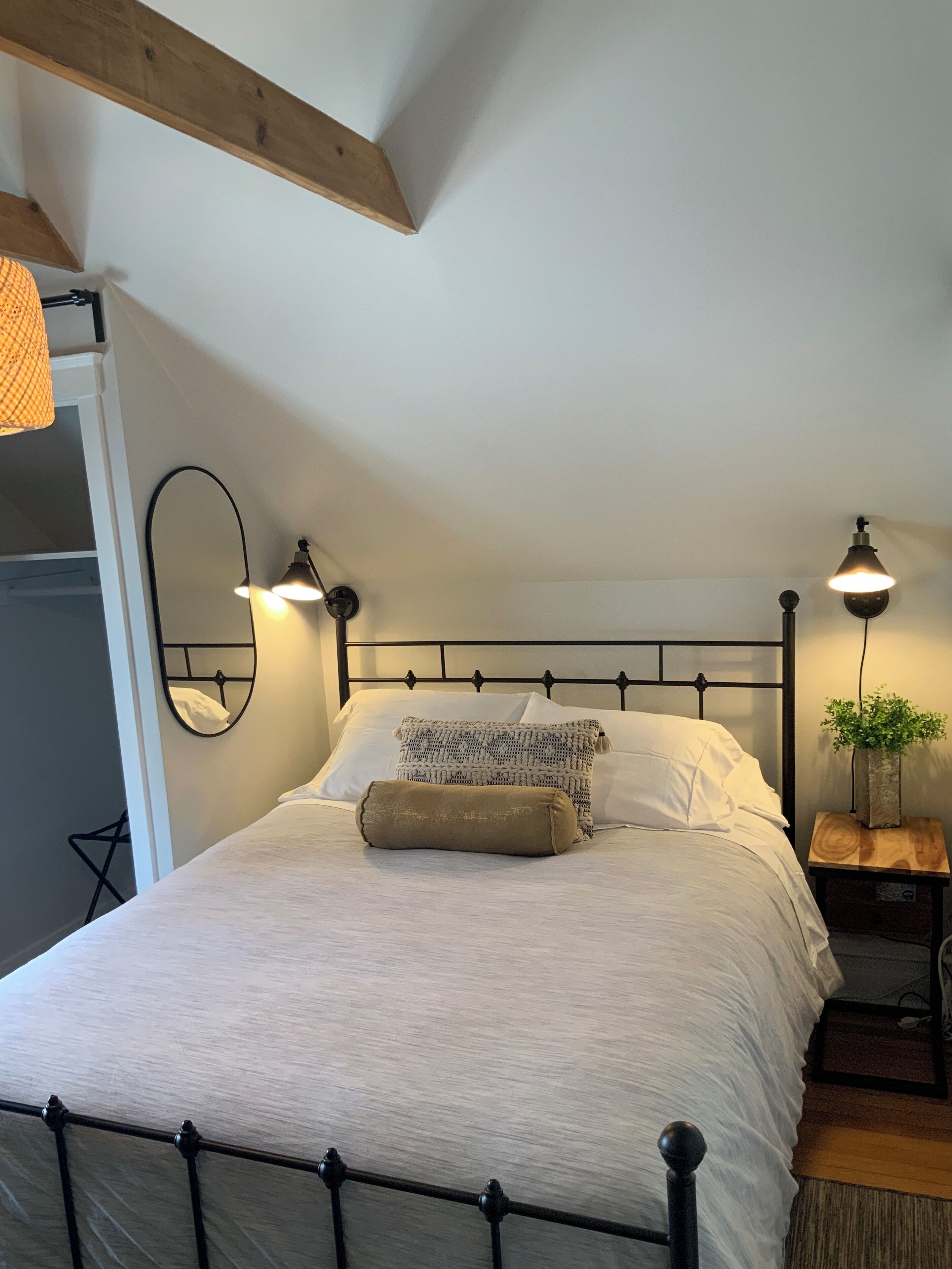 Chic Retreat in Historic House PARK FREE