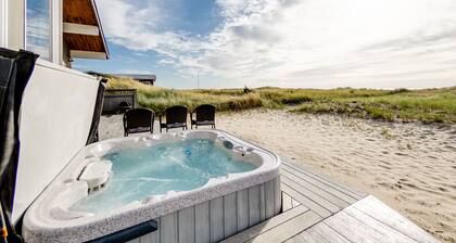 Ocean Breeze MCA#1374-Luxury Oceanfront, hot tub, 5 bdrm, gourmet kitchen