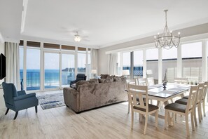 Smart TV - 4 BR Beachfront Last Minute Deals thru Dec Kids Splash Pad Lazy River Waterslide (Orange Beach)