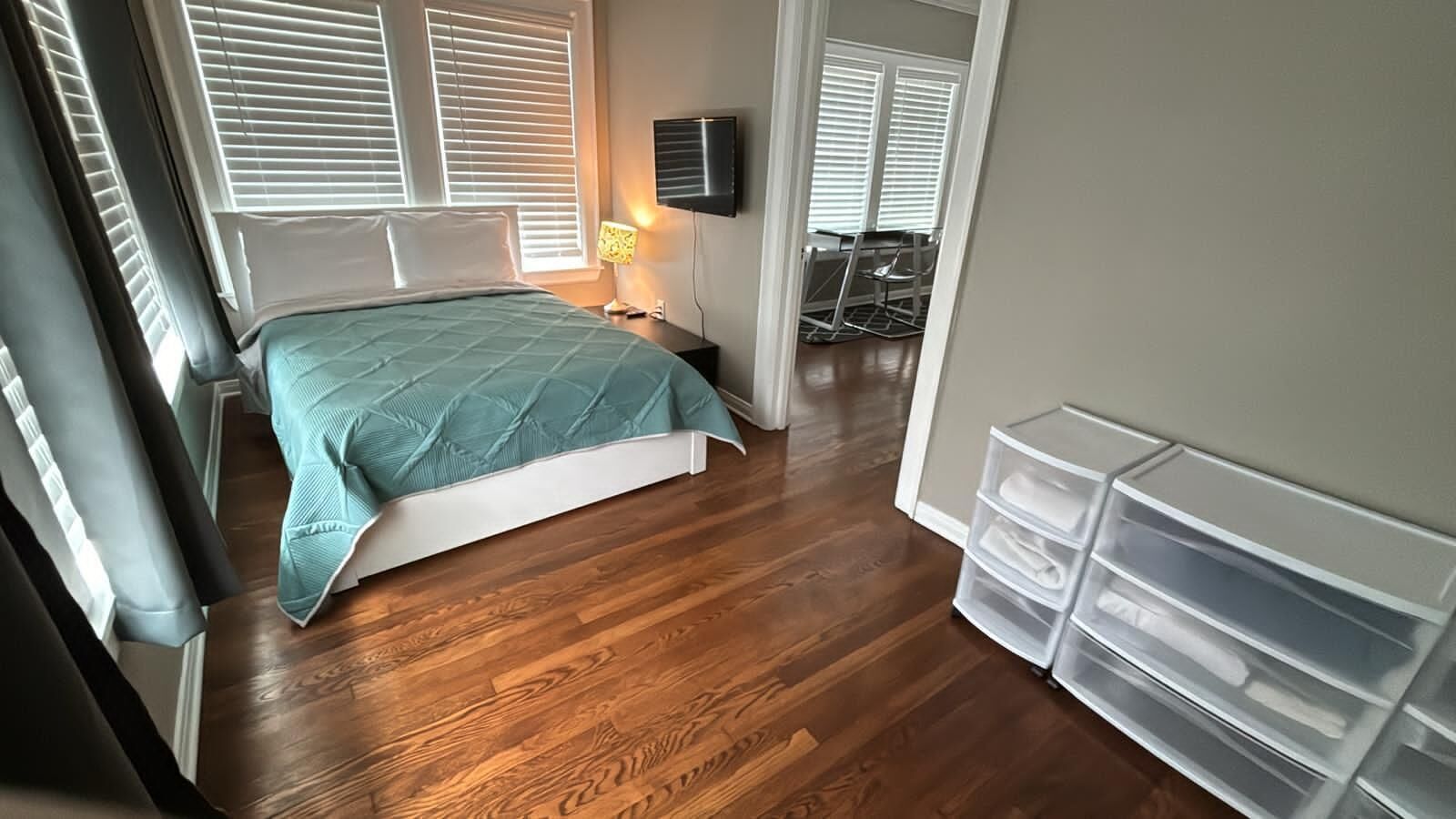 3 chambres, bureau, fer et planche à repasser, Wi-Fi gratuit