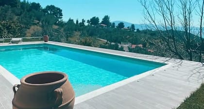 Calypso Villa With Jacuzzi Pool & Sea View