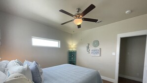 하우스 (4 Bedrooms) | 기타