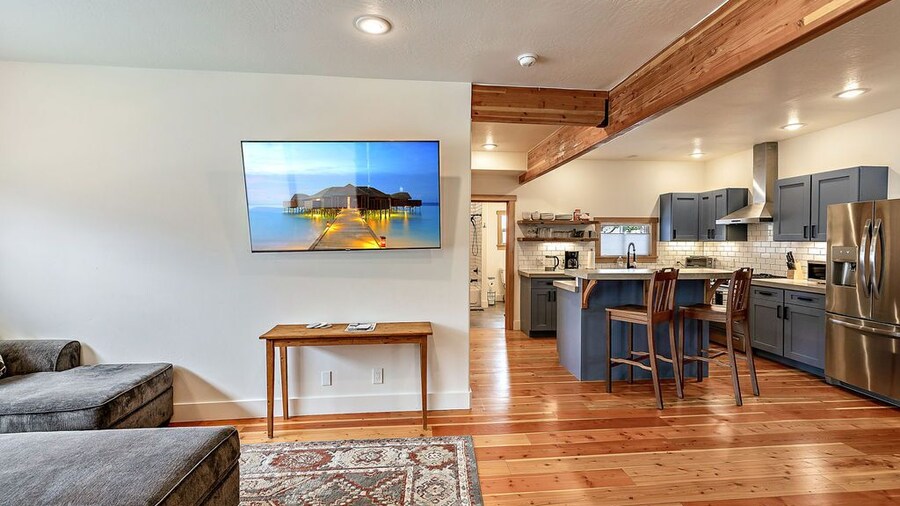 The Mountain Ave House by WanderLodges