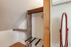 3 chambres, bureau, espace de travail pour ordinateur portable