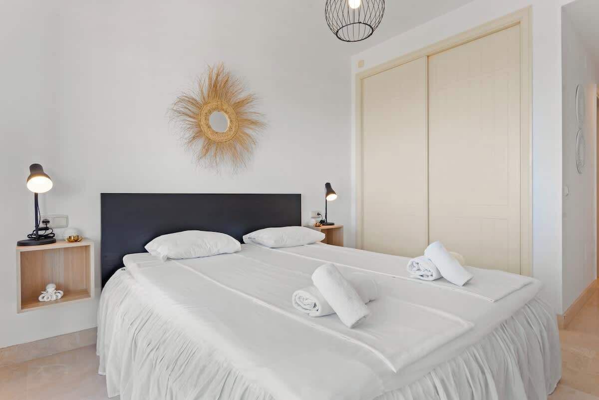 2 habitaciones, tabla de planchar con plancha y wifi gratis 