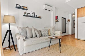 Smart TV, offices - Beachfront Fuengirola Condo with Scenic Sea Views (Fuengirola)