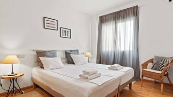 1 slaapkamer, een strijkplank/strijkijzer, gratis wifi, beddengoed