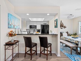 Condo (3 Bedrooms) | Property amenity